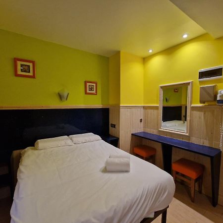 Pension Izar Bat Guesthouse San Sebastian Buitenkant foto