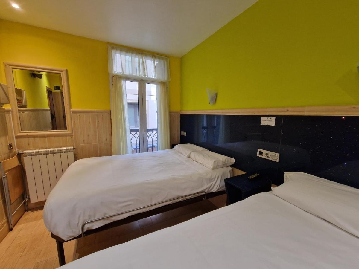 Pension Izar Bat Guesthouse San Sebastian Buitenkant foto