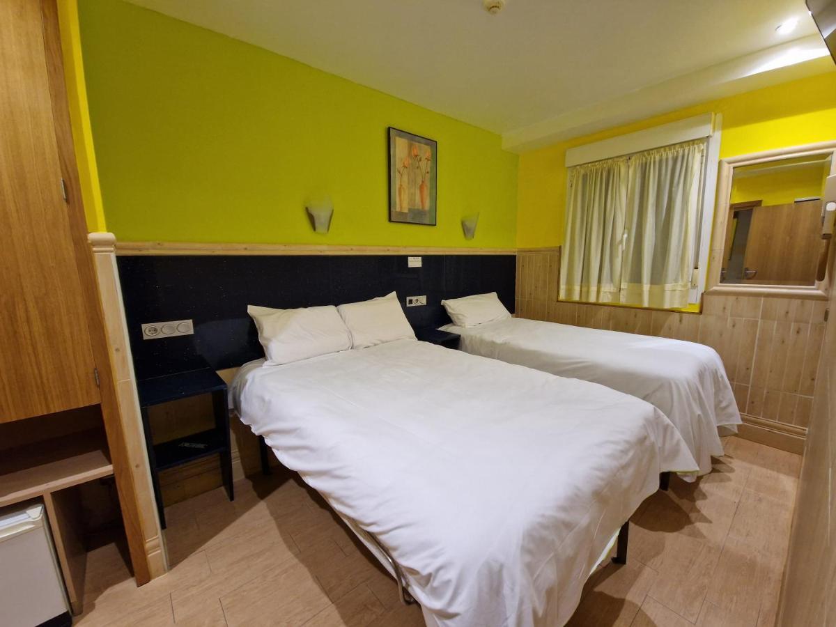 Pension Izar Bat Guesthouse San Sebastian Buitenkant foto