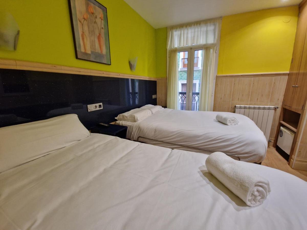Pension Izar Bat Guesthouse San Sebastian Buitenkant foto