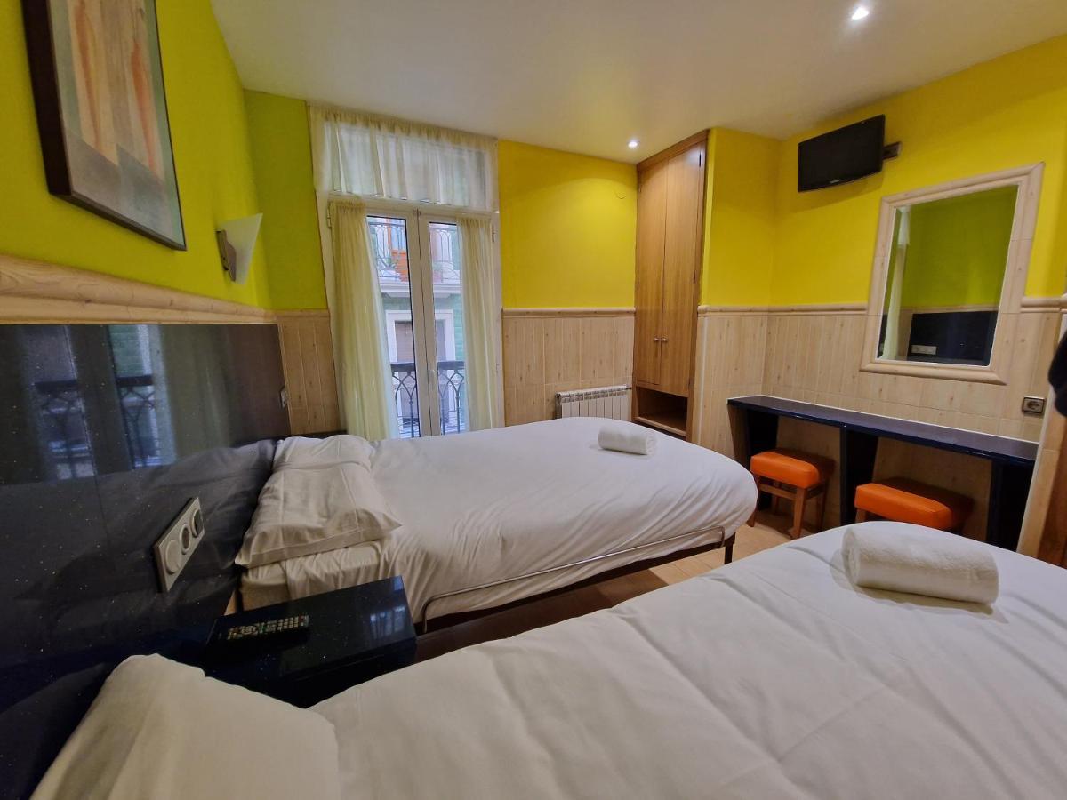Pension Izar Bat Guesthouse San Sebastian Buitenkant foto