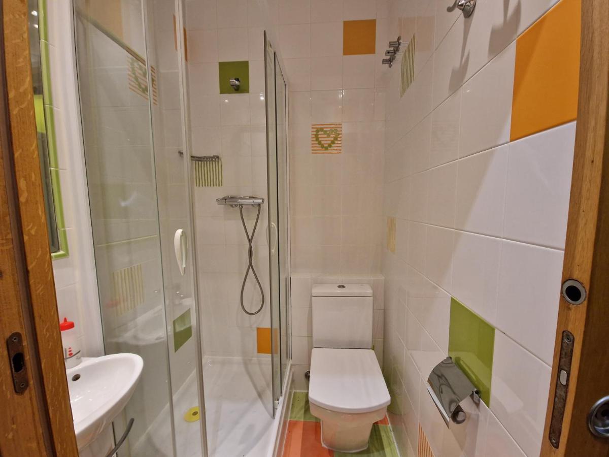 Pension Izar Bat Guesthouse San Sebastian Buitenkant foto